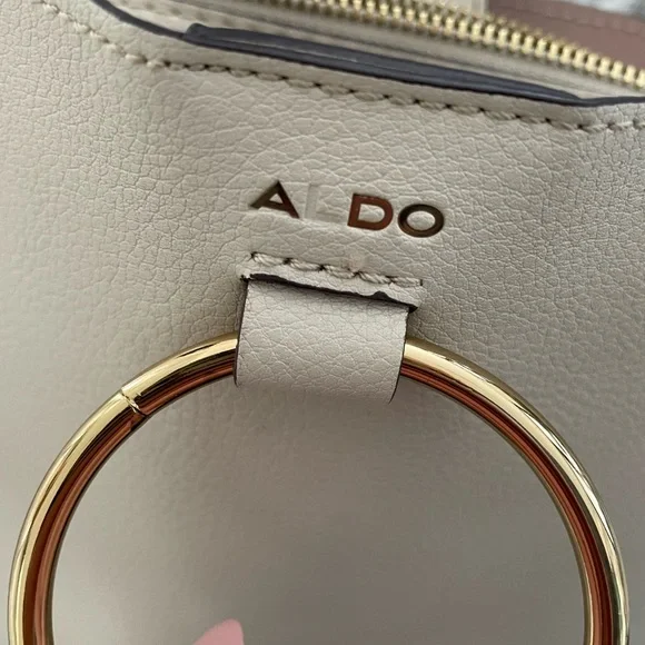 4/$20 Aldo cream shoulder bag - Picture 2 of 8